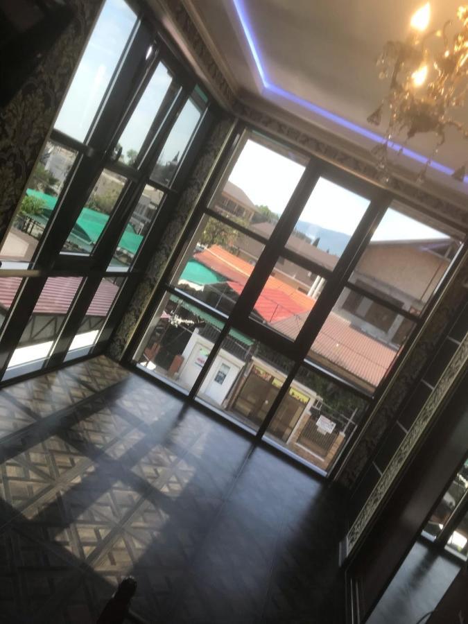 Nina Mini Hotel Gagra Buitenkant foto