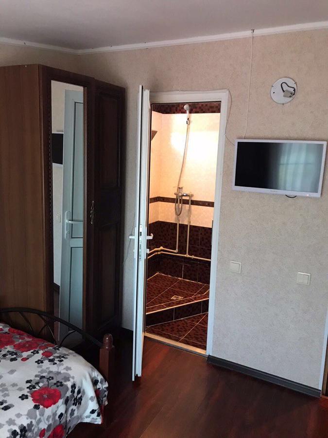Nina Mini Hotel Gagra Buitenkant foto